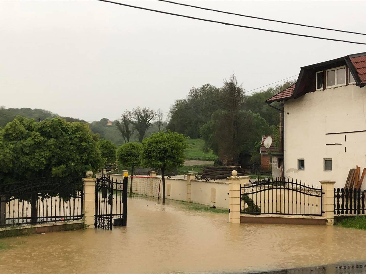 FOTO Kaos i na sjeveru, brojne ceste i kuće poplavile. Stričak: Strašno, sve snage su na terenu