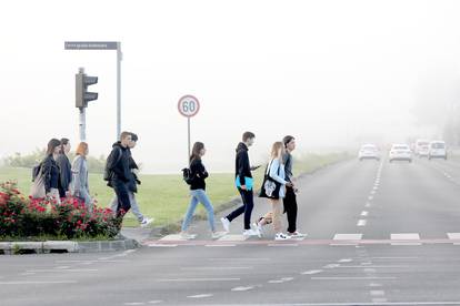 Zagreb se probudio u magli