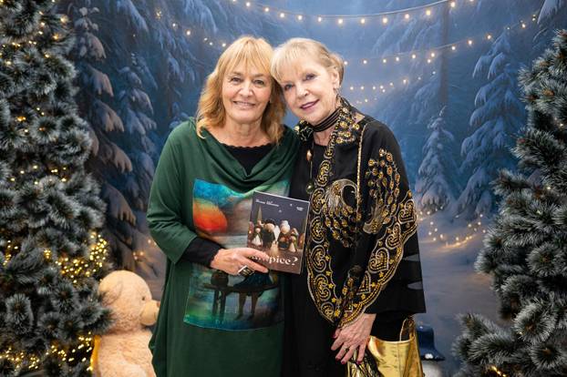 Zagreb: Svečana premijera Božićne predstave "A, gdje su lampice?" u kazalištu Trešnja