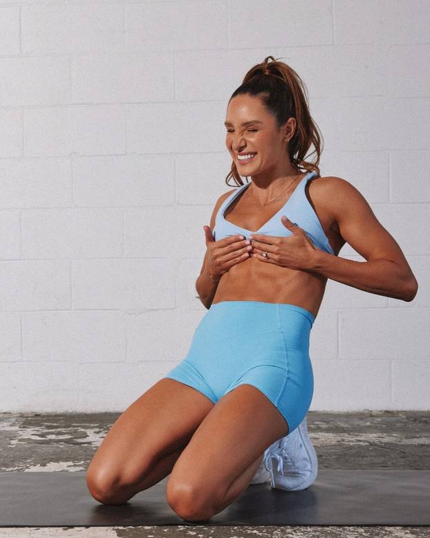 FOTO Kayla je jedna od najvećih fitness influencerica - Evo uz kojih par vježbi ostaje fit