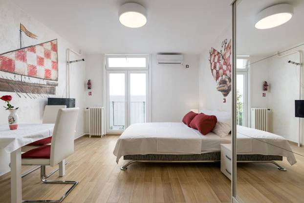 FOTO Netko u Splitu prodaje ova 23 kvadrata za 195.000 eura! A što kažete na ukrašene zidove?