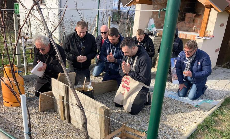 Jan Kerekeš: 'Nakon objave na kojoj klečimo pred gulašom primio sam brojne prijetnje'