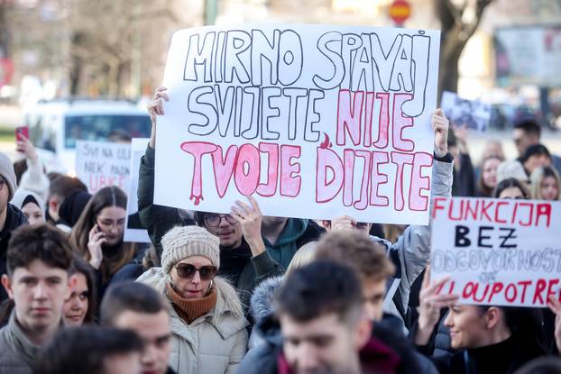 Prosvjedi u Sarajevu se nastavljaju, traži se pravda za poginulog mladića i ozlijeđene u tramvajskoj nesreći