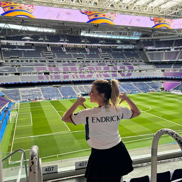 FOTO Fatalna plavuša tečno govori čak četiri jezika, a prije novinarstva bila je konobarica