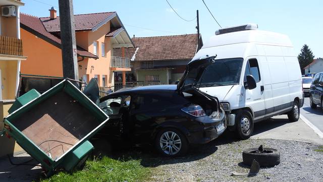 Kod Bjelovara se sudarilo više vozila, dvoje ljudi je u bolnici