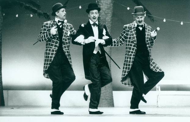 FOTO 'Mala Floramye' slavi 99. rođendan! Pogledajte kako se postava mijenjala kroz godine