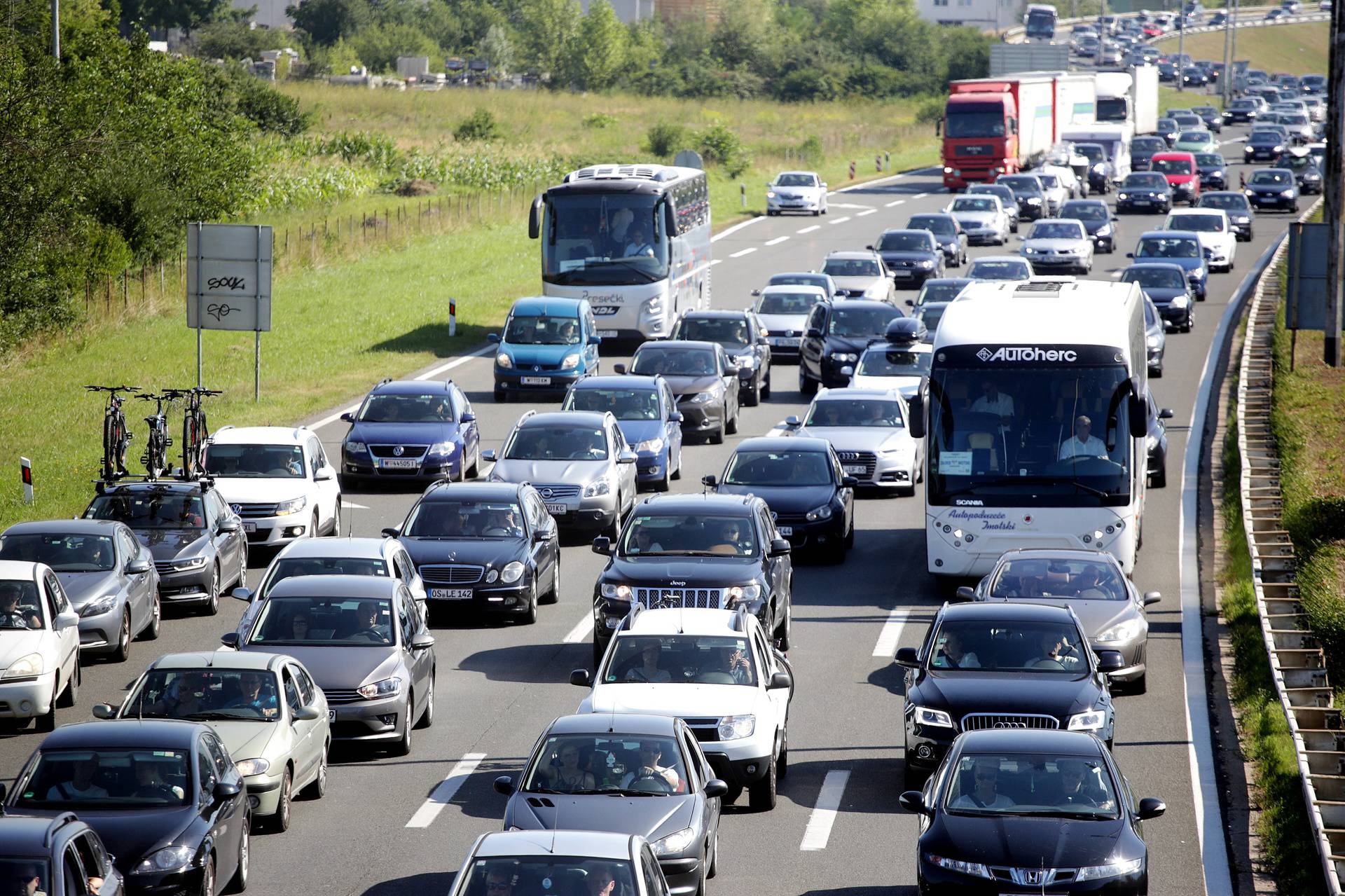 Na autocestama 30 milijuna vozila, turisti umanjili minuse