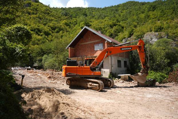 Na izvoru Une u Donjoj Suvaji Darko Rundek s prijateljima, odr&zcaron;ao besplatan koncert