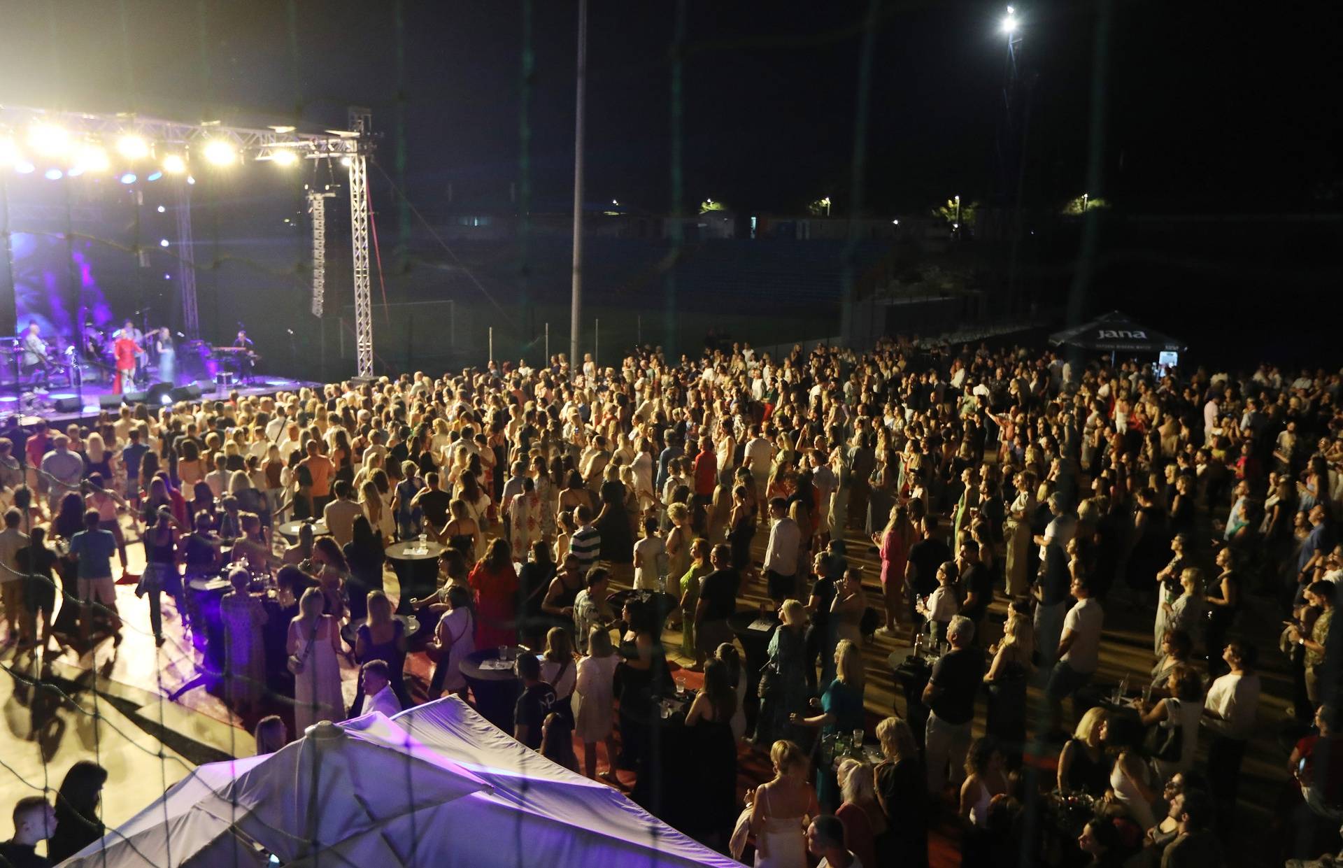 Nina Badrić i Tony Cetinski održali koncert u Šibeniku