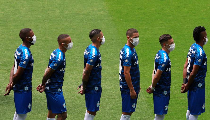 Campeonato Gaucho - Gremio v Sao Luiz