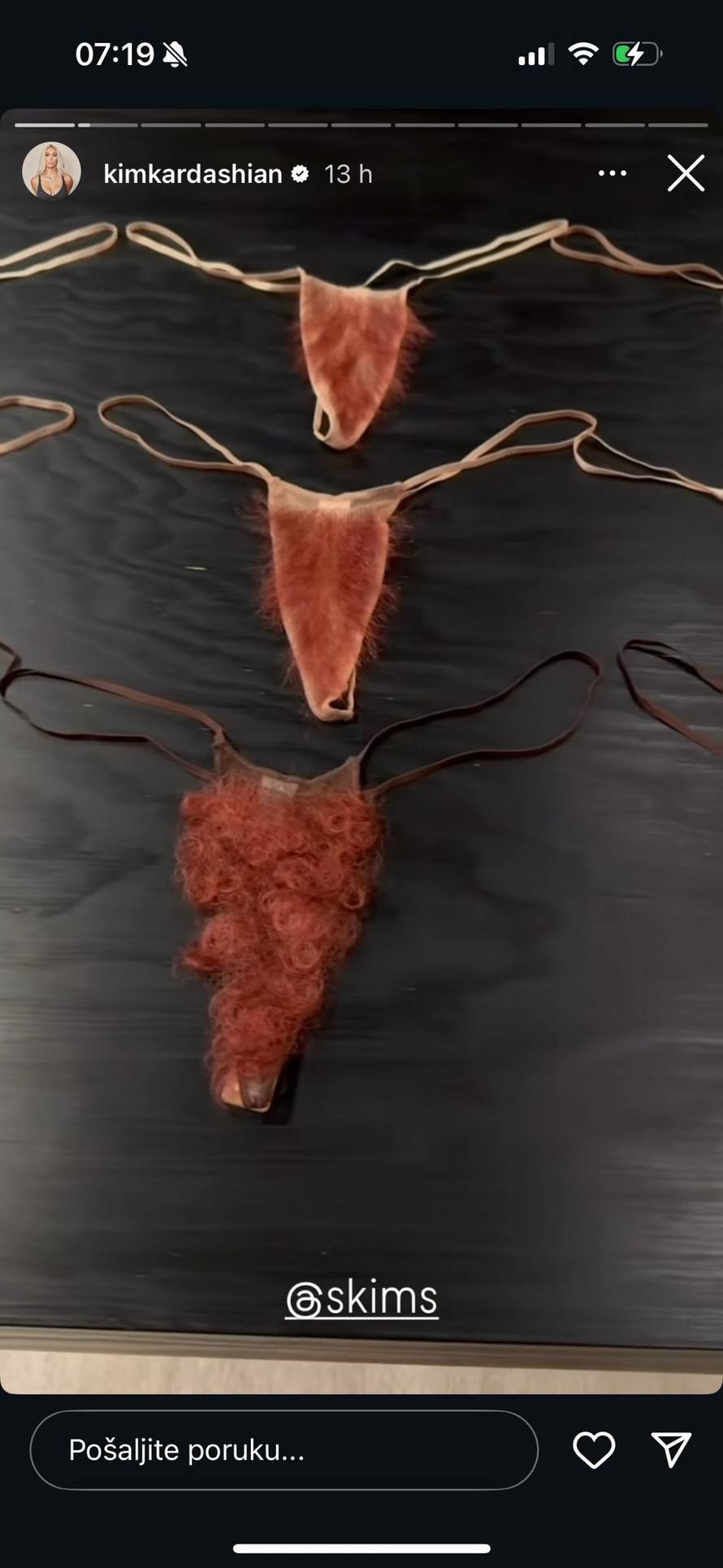 GASI INTERNET! Kim na tangice stavila umjetne stidne dlačice, rasprodala ih u par sati...