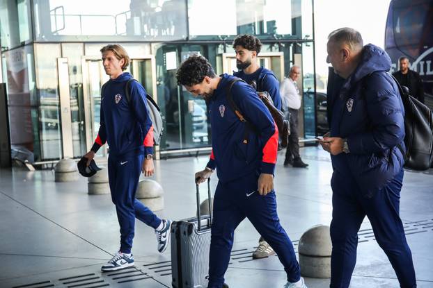 Zagreb: Odlazak hrvatske nogometne reprezentacije u Prag 