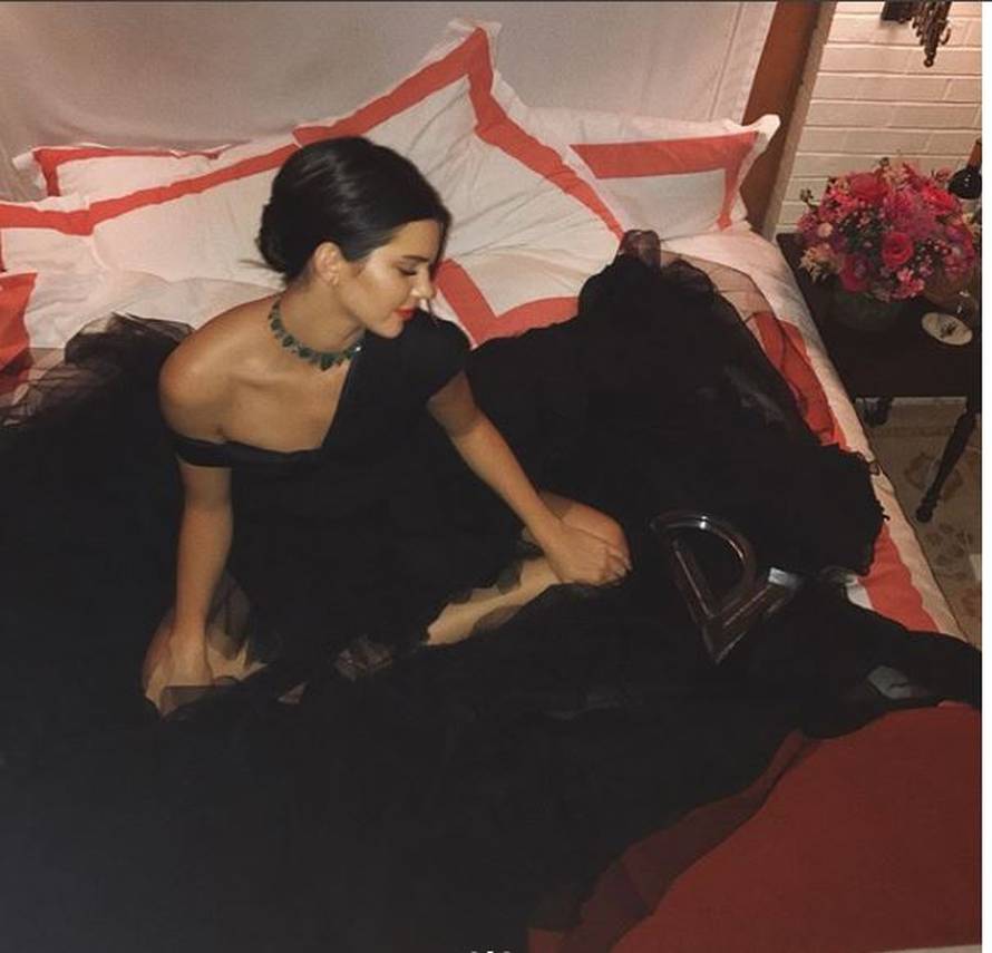 Kirurg ili Photoshop? Kendall šokirala fanove novim izgledom