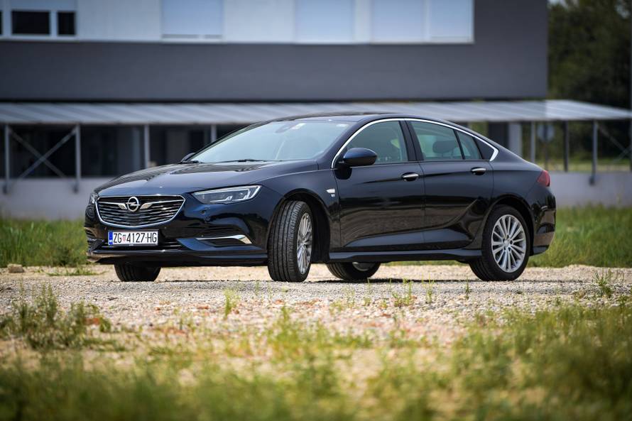 Opel Insignia na testu: Moćna limuzina sa stilom i klasom