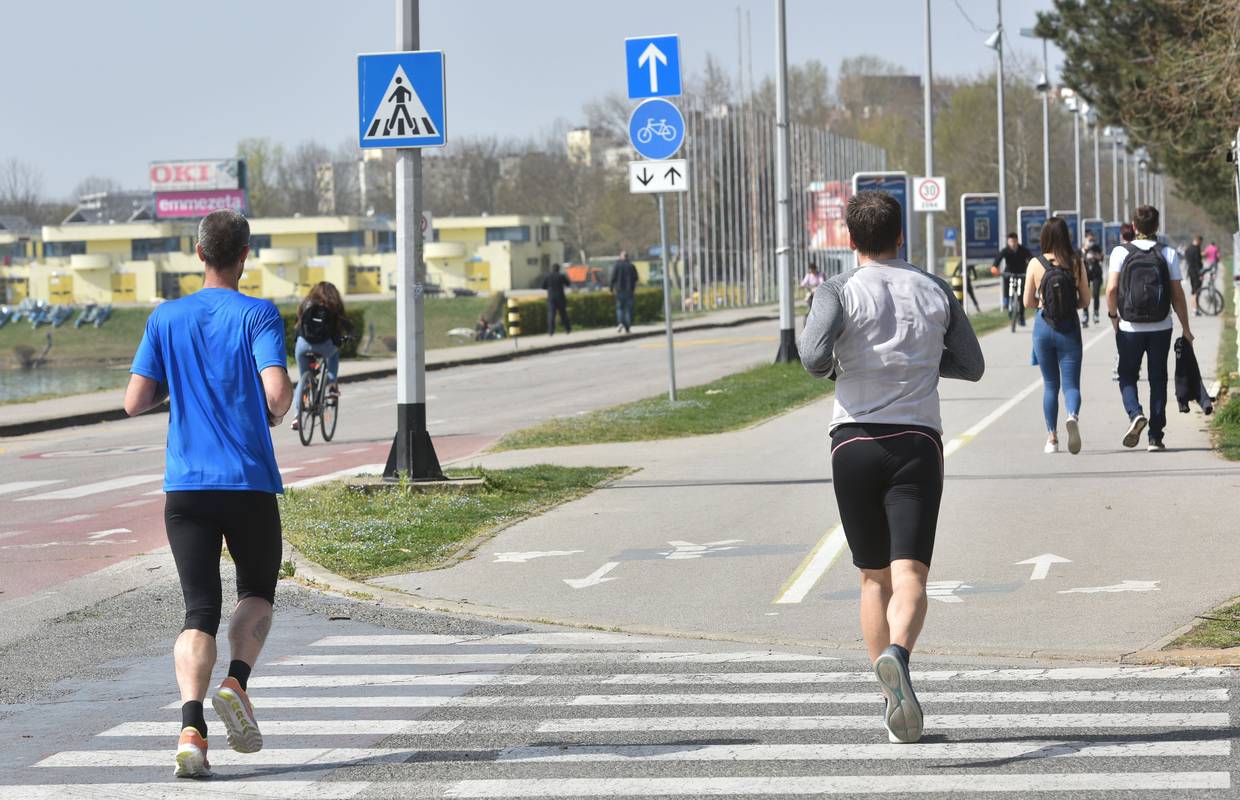 Trčanje i bicikliranje - razmak od 4, a oni koji jure 20 metara!