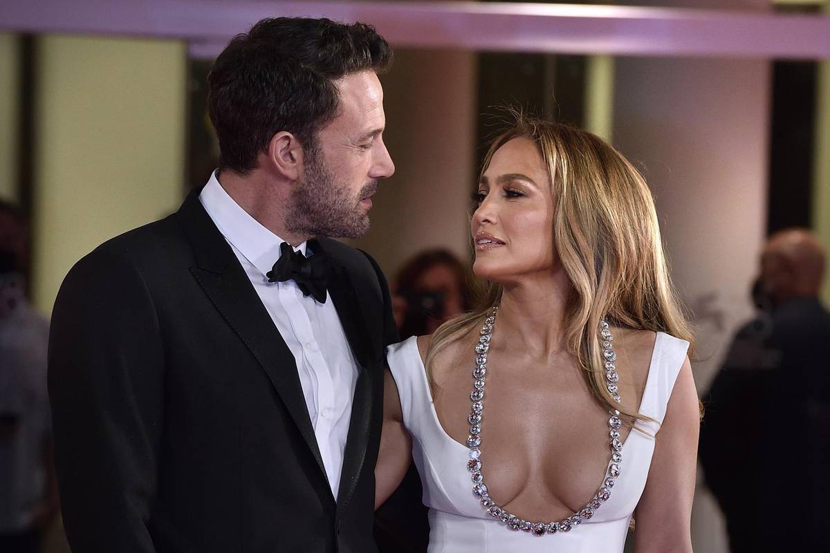 Zaručili se J. Lo i Ben Affleck: Na ruci joj zasjao veliki dijamant
