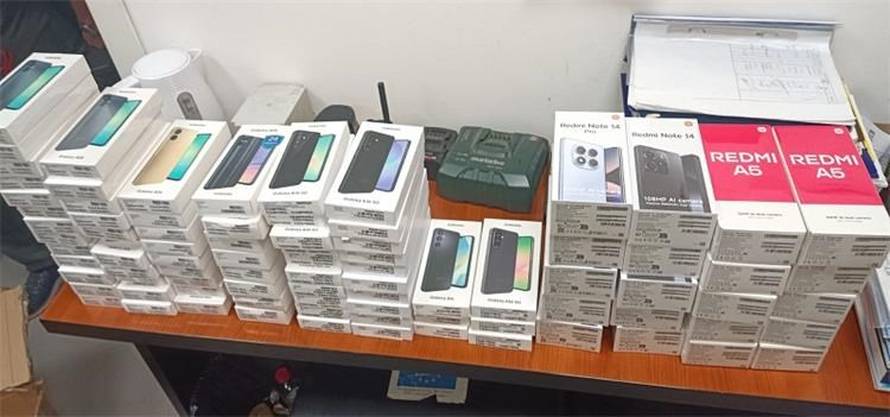 FOTO E, nećeš moći! Iz BiH je u Hrvatsku htio prošvercati 384 mobitela, skrivao ih u hladnjači