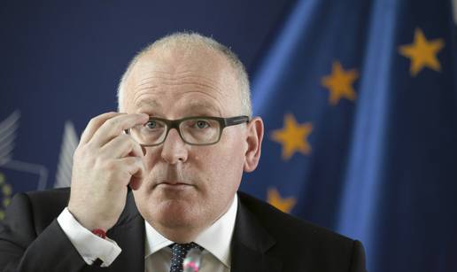 Timmermans: Poljska mora poštivati odluku ustavnog suda