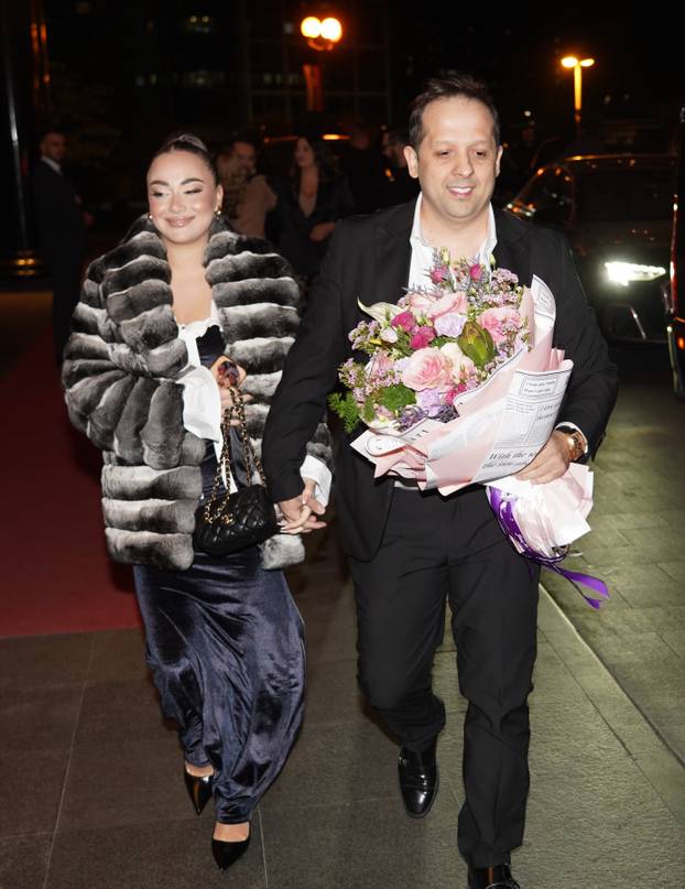 Beograd: Aleksandra Prijović s majkom došla na proslavu rođendana Cristine Juliane Todorović