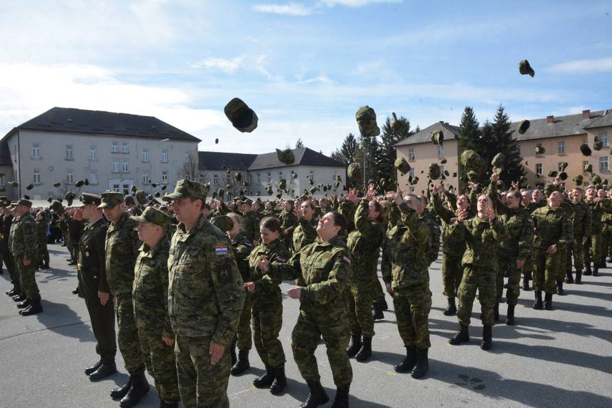 Kolinda dobrovoljcima: 'Vi ste nasljednici hrvatskih branitelja'