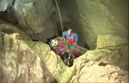Uz pomoć našeg HGSS-a njemački speleolog izvučen iz jame