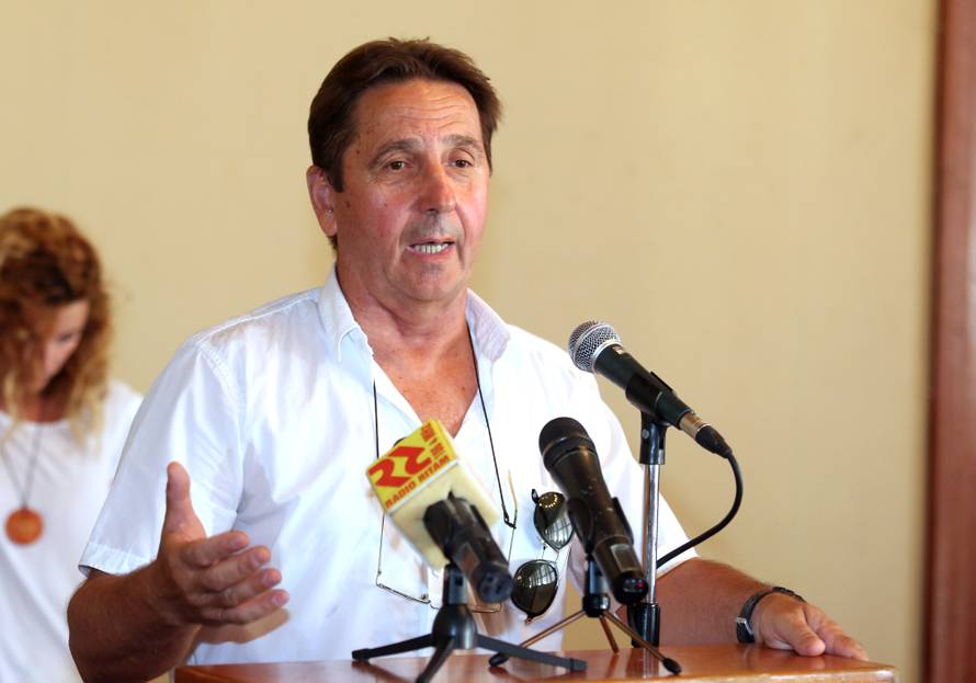 Petrina iznapadao sve redom, Pauk: 'Nemoj da te plesnem!'