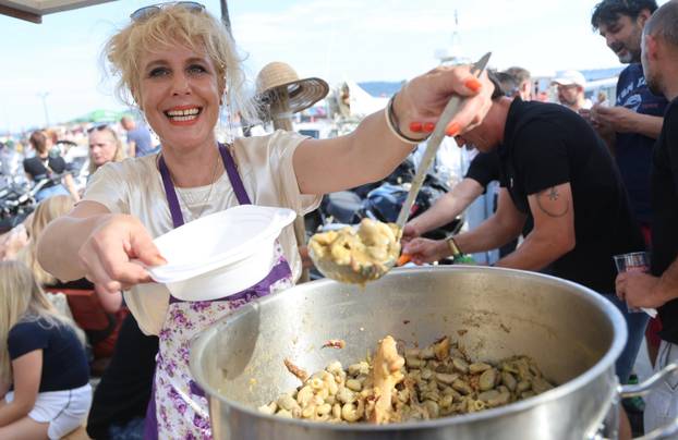Kaštela: Najveća do sada “Fešta o boba”.