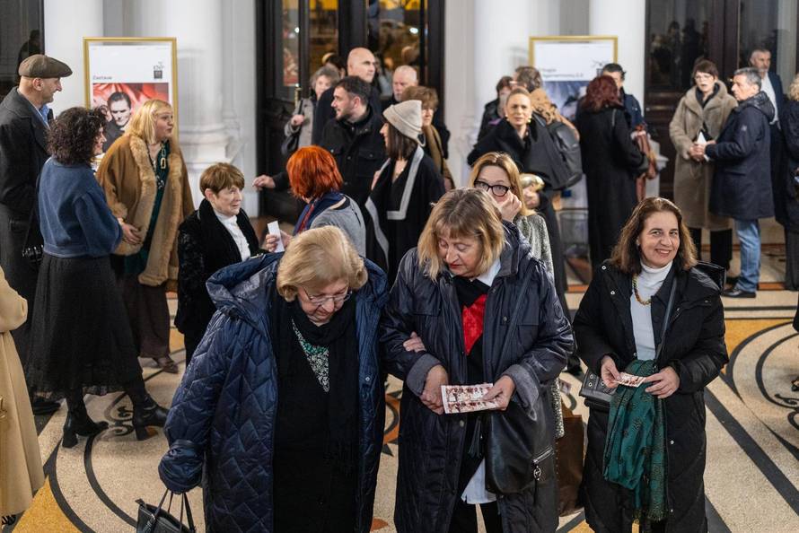 Zagreb: Poznati na premijeri predstave "Trilogija o Agamemnonu 2.0"