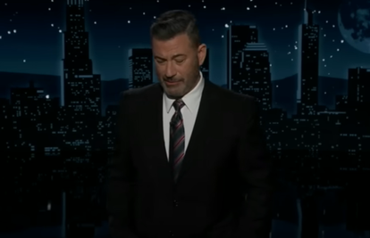 Jimmy Kimmel u suzama: 'Nije bila namjera olako shvatiti smrt Charlieja Kirka, nije smiješno...'