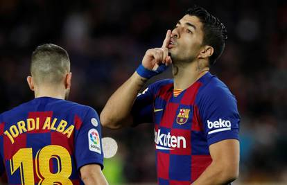 Raketa na klupi, Suarez triput asistirao u pobjedi Barcelone