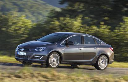 Nova Opel Astra dolazi i kao limuzina te bogatije opremljena