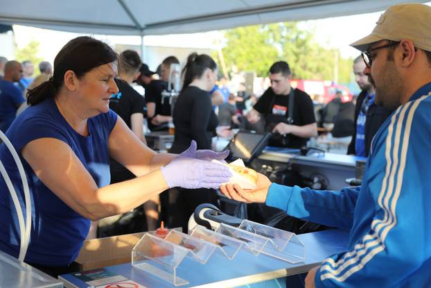 Zagreb: Organizirano gledanje utakmice uz stadion Maksimir između RIjeke i Diname