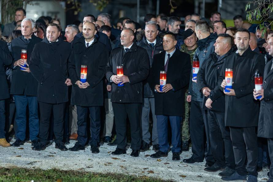 Vukovar: Središnja komemoracija u sklopu Dana sjećanja na žrtvu Vukovara 1991. započela je u krugu Nacionalne memorijalne bolnice