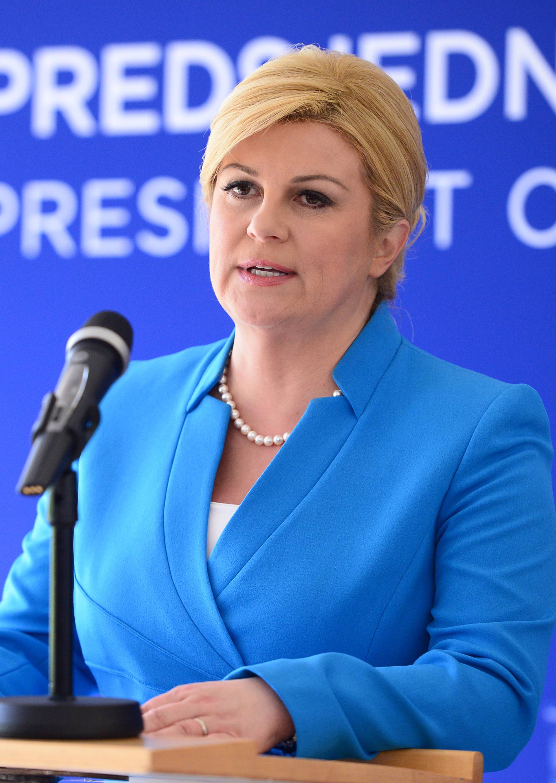 Kolinda poručila huliganima: Odgovarat ćete! Sram vas bilo!