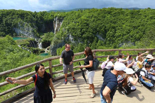 Turisti na Plitvicama