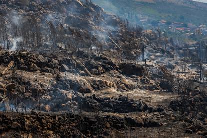 FOTO Spaljena zemlja: Potresni prizori opožarene Žrnovnice