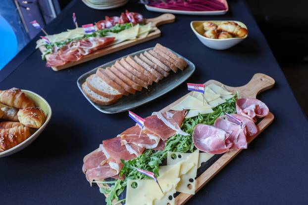 Zagreb: Doček izbornih rezultata u izbornom stožeru Marije Selak Raspudić