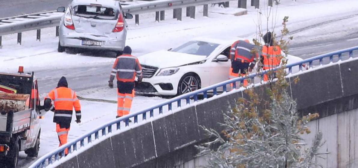 Klis: Zbog snijega na cesti došlo je i do prometne nezgode