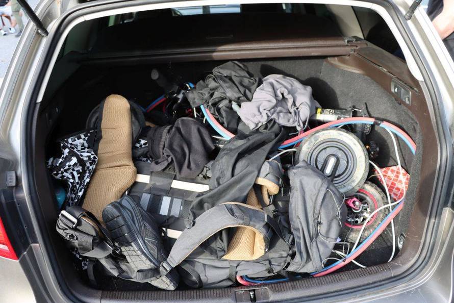 Slovenska policija uhitila trojicu Hrvata: Raznosili su i pljačkali bankomate, pronašli im opremu