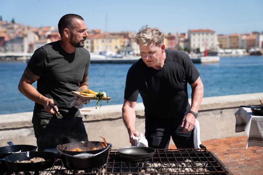 Gordon Ramsay pokušao ispasti smiješan pa razljutio pratitelje: 'Pusti ih na miru! Što to radiš?'
