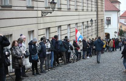 Prosvjed u Zagrebu: Uvijek ista lica, uvijek iste priče, podjele...