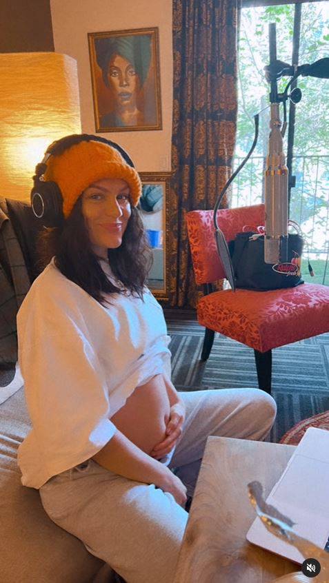 Jessie J izgubila je bebu prije godinu dana, a sad otkrila da je rodila: 'Došao mi je moj sinčić'