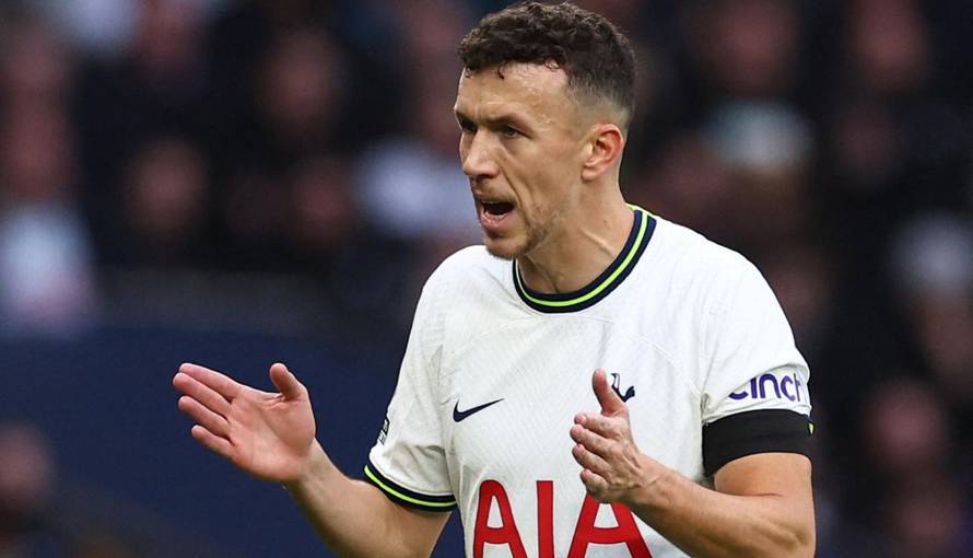 Perišić dao skoro sve na terenu! Na sebi ostavio kopačke i gaće, sve ostalo podijelio navijačima