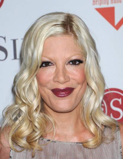 FOTO Tori Spelling prvi put išla 'pod nož' sa 16 godina: Kroz karijeru često šokirala izgledom