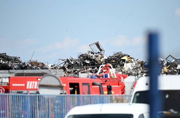 Zagreb: Požar u tvrtki Cezar u Sesvetama