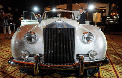 Rolls Royce iz 1962. ukrasili s čak milijun Swarovski kristala 