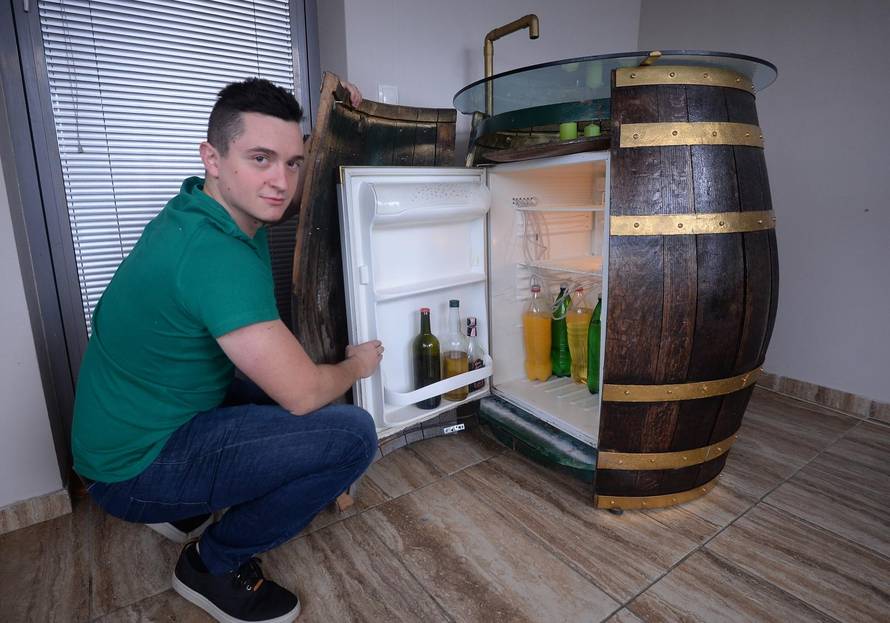 Supruga: Prigovarala sam, pa je i meni napravio jedan...