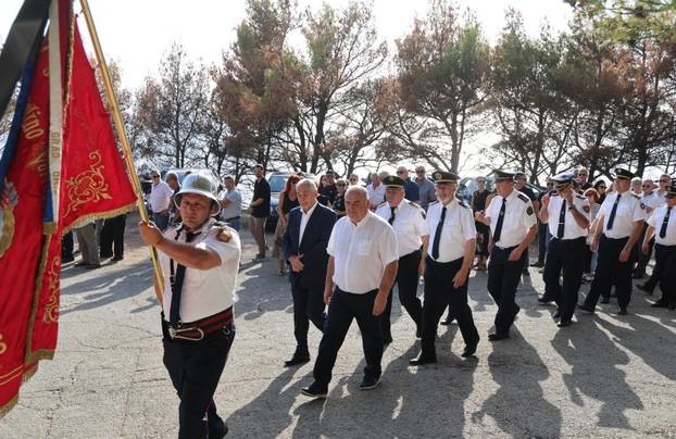 Omiš: Sprovod bivšeg vatrogasnog zapovjednika Drage Lelasa