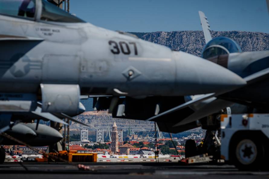 Posjetili smo američki nosač zrakoplova USS Gerald R. Ford koji je u jutarnjim satima stigao u Split