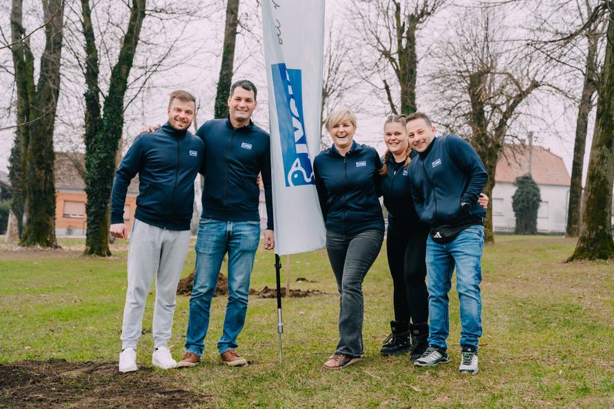 „JYSK za moj zeleni grad“: nove sadnice lipe i jasena uljepšale park i šetnicu u Kutini